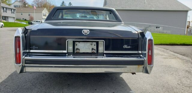 1982 Cadillac Fleetwood Coupe