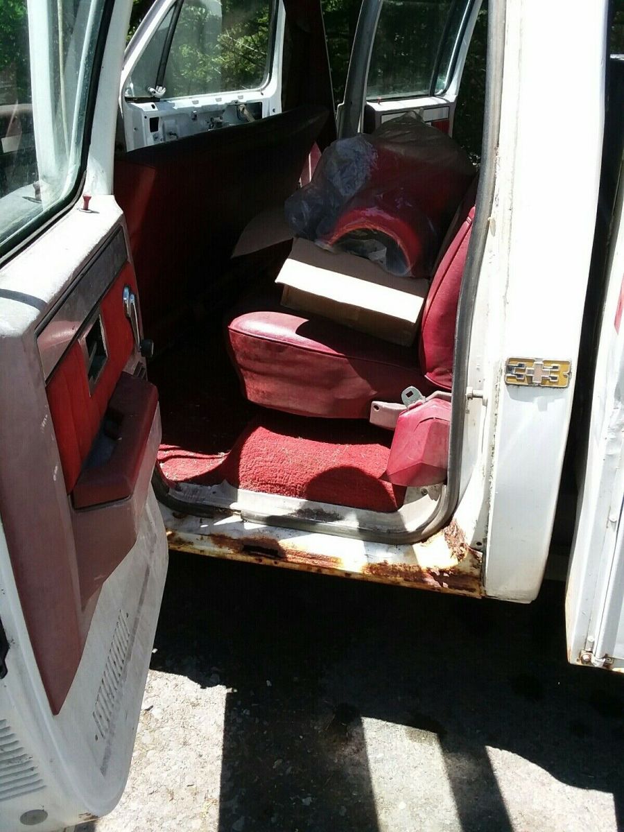 1982 White Chevrolet C30 Pickup