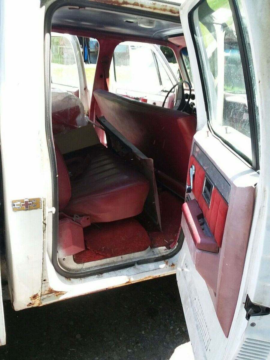 1982 White Chevrolet C30 Pickup