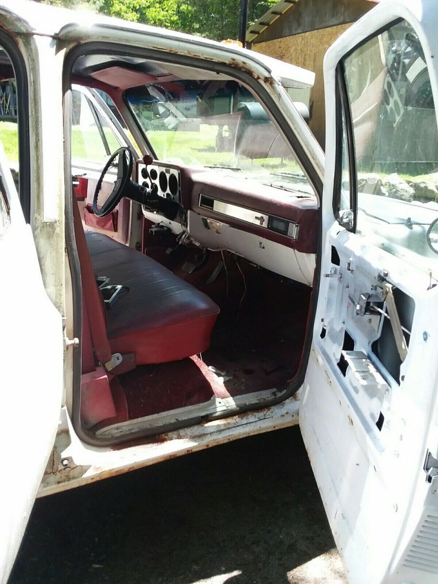 1982 White Chevrolet C30 Pickup