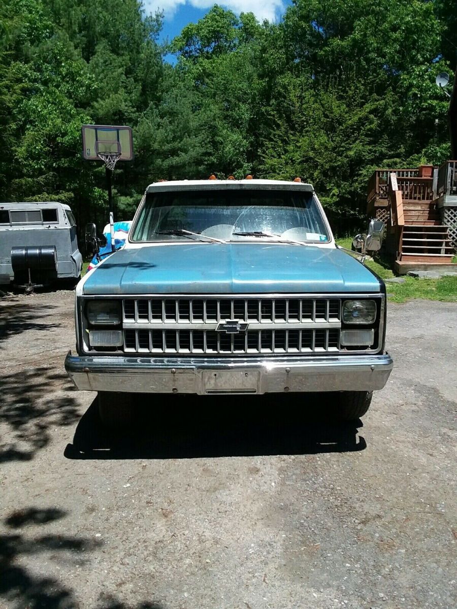 1982 White Chevrolet C30 Pickup