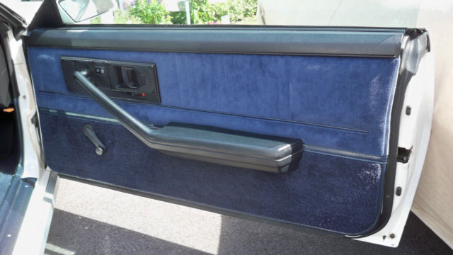 1982 White Chevrolet Camaro Coupe