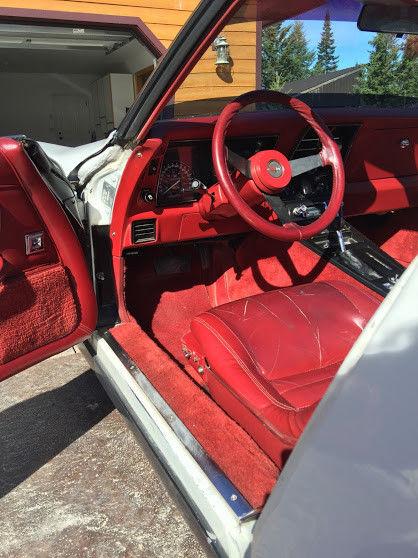 1982 White Chevrolet Corvette Coupe