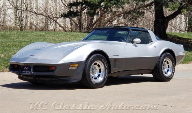 1982 Silver Chevrolet Corvette Coupe