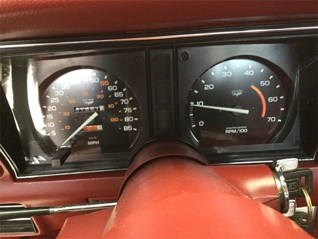 1982 White Chevrolet Corvette Coupe