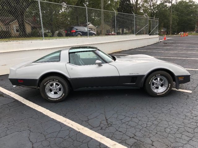 1982 Silver Chevrolet Corvette Coupe
