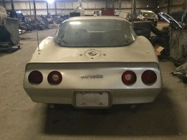 1982 CORVETTE BEIGE Chevrolet Corvette Coupe