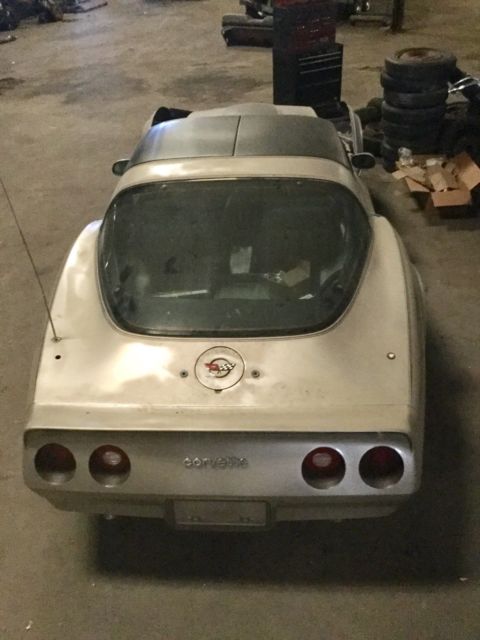 1982 CORVETTE BEIGE Chevrolet Corvette Coupe