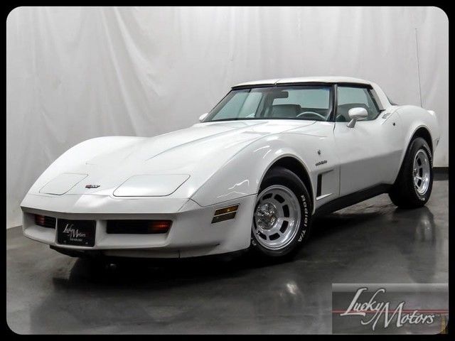 1982 White Chevrolet Corvette Coupe