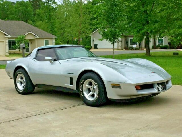 1982 Silver Chevrolet Corvette Fastback