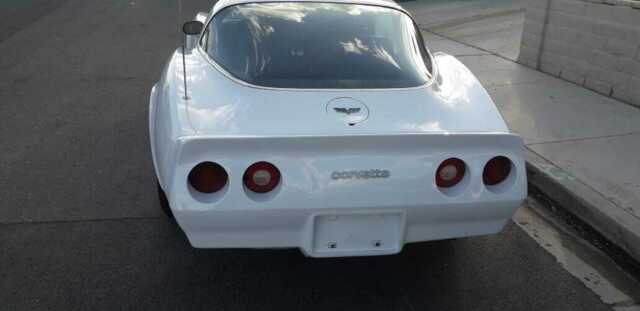 1982 White Chevrolet Corvette Coupe
