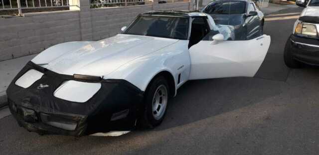 1982 White Chevrolet Corvette Coupe