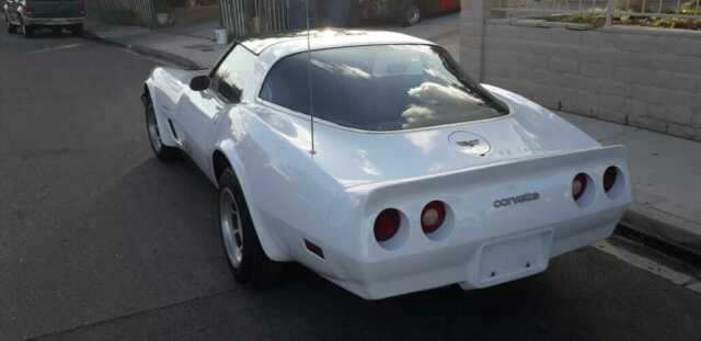 1982 White Chevrolet Corvette Coupe