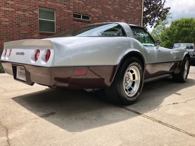 1982 Silver Metallic / Dark Claret Metallic Chevrolet Corvette Coupe