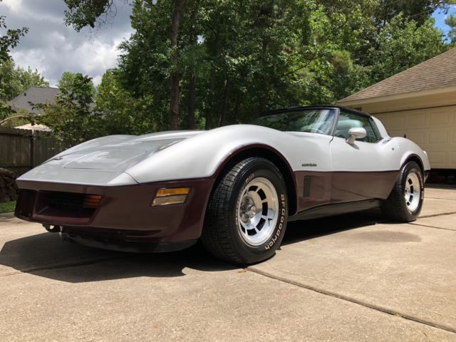 1982 Silver Metallic / Dark Claret Metallic Chevrolet Corvette Coupe