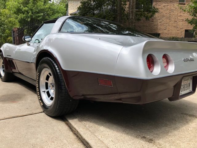 1982 Silver Metallic / Dark Claret Metallic Chevrolet Corvette Coupe