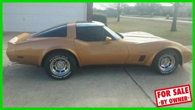 1982 Gold Chevrolet Corvette Coupe