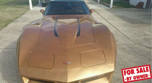 1982 Gold Chevrolet Corvette Coupe