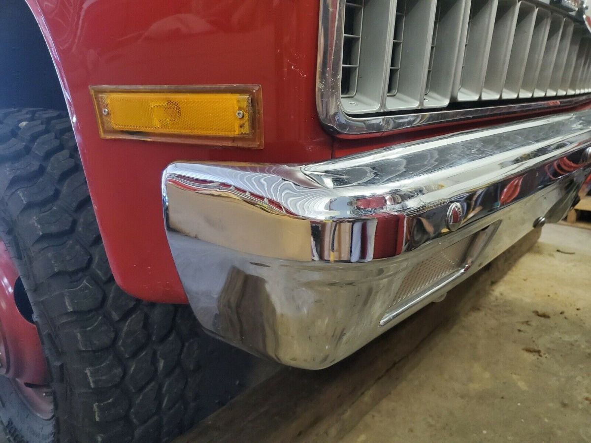 1982 White Chevrolet K30 Pickup