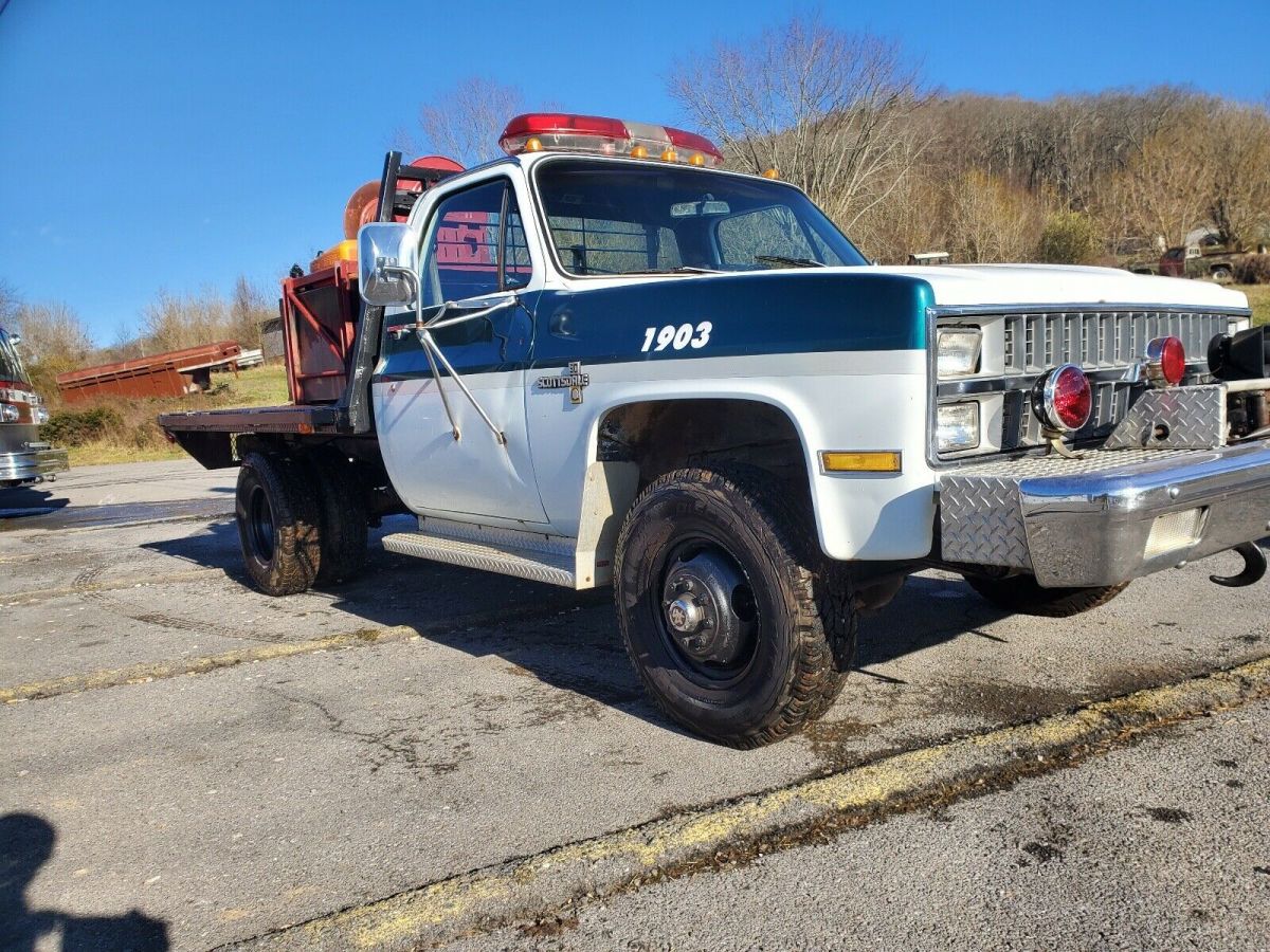 1982 White Chevrolet K30 Pickup