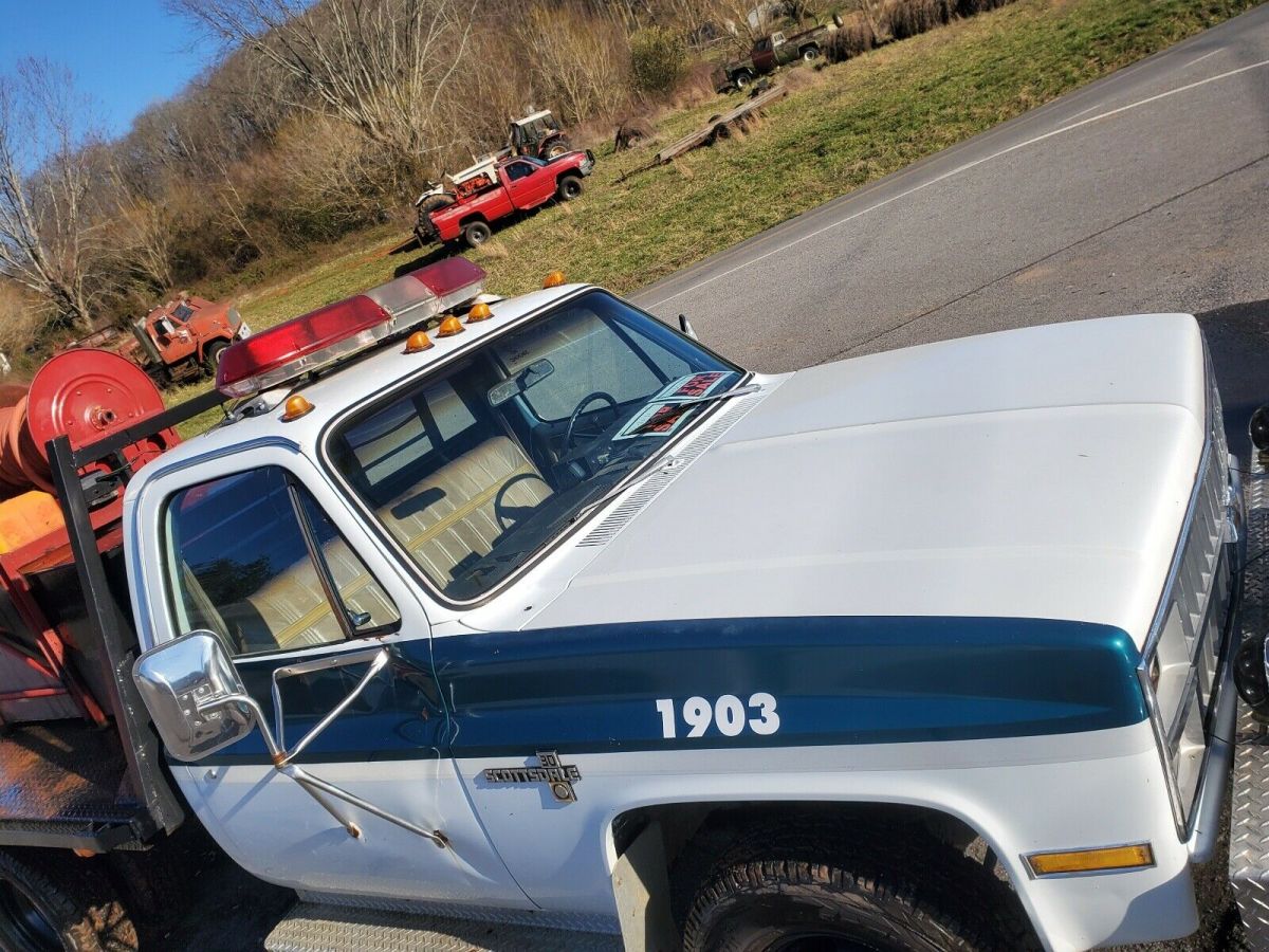 1982 White Chevrolet K30 Pickup