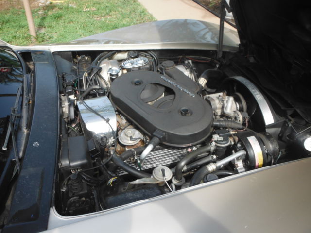 1982 SILVER-BEIGE Chevrolet Corvette Coupe