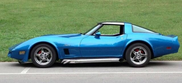1982 Blue Chevrolet Corvette Ttop