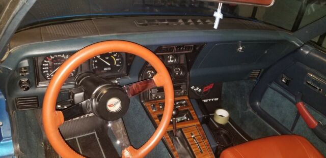 1982 Blue Chevrolet Corvette Ttop