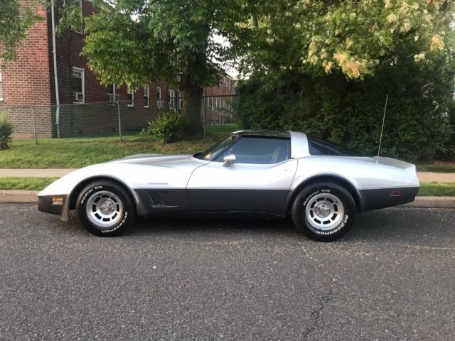 1982 Silver Chevrolet Corvette Coupe