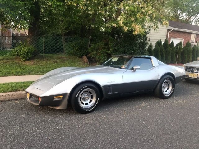 1982 Silver Chevrolet Corvette Coupe