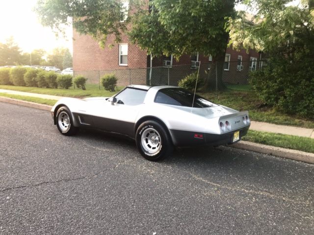 1982 Silver Chevrolet Corvette Coupe
