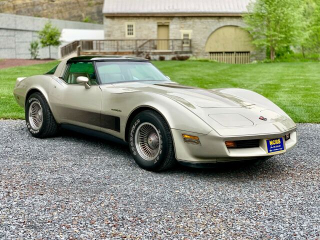 1982 Beige Chevrolet Corvette Hatchback