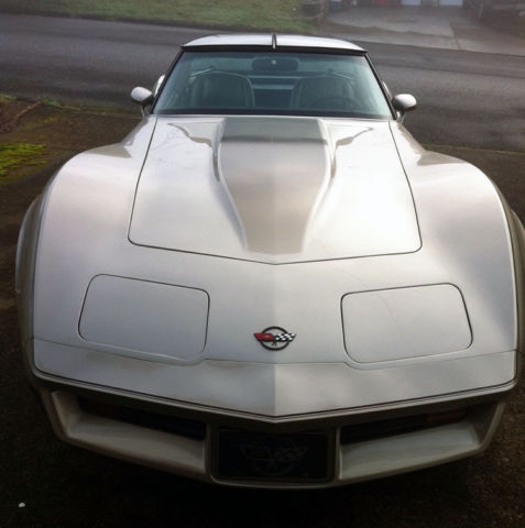 1982 Champagne Chevrolet Corvette Coupe
