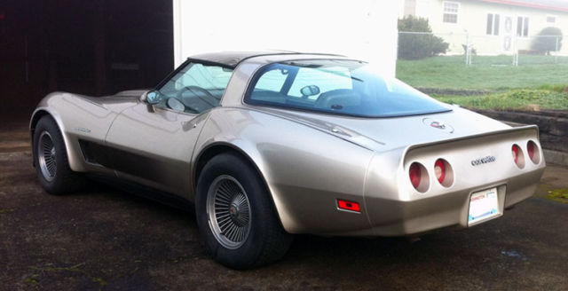 1982 Champagne Chevrolet Corvette Coupe