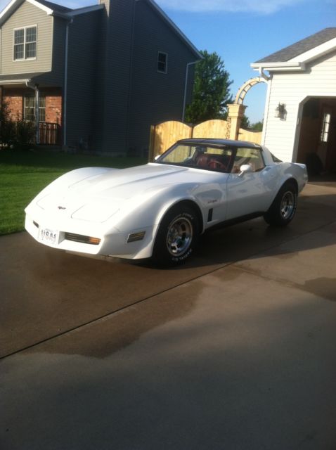 1982 White Chevrolet Corvette