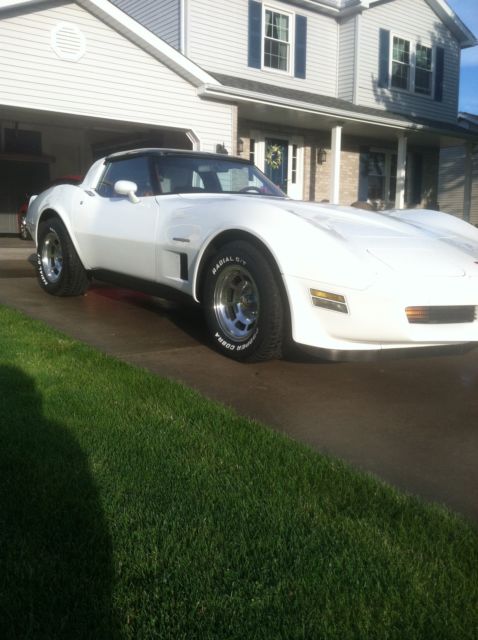 1982 White Chevrolet Corvette