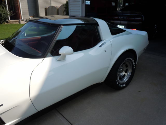 1982 White Chevrolet Corvette