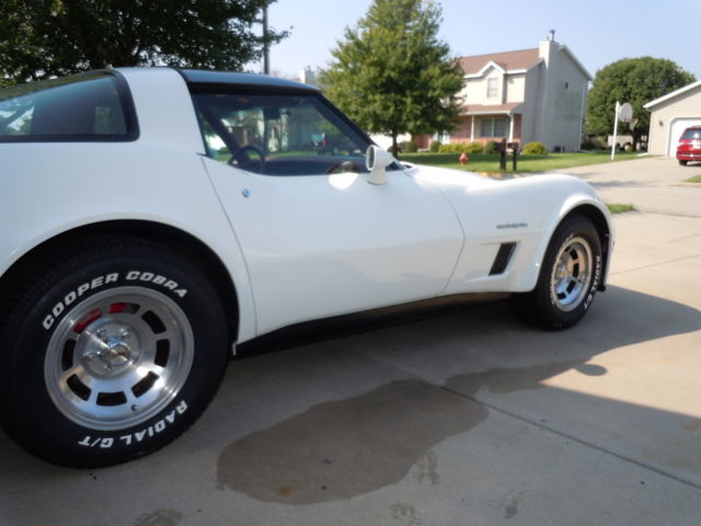 1982 White Chevrolet Corvette