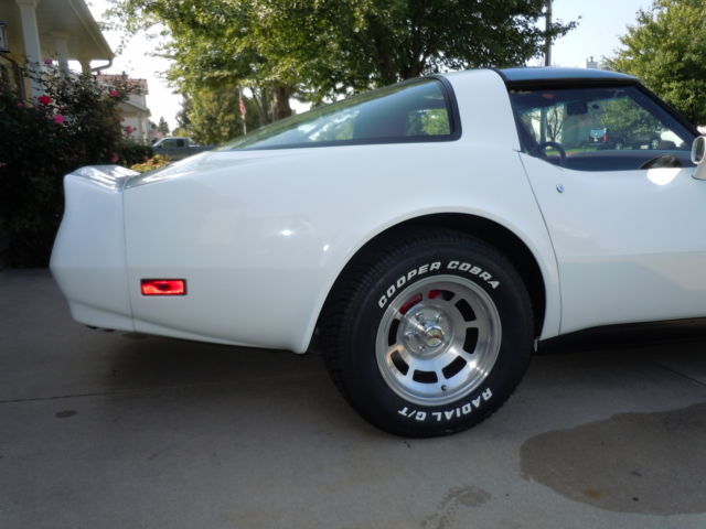 1982 White Chevrolet Corvette