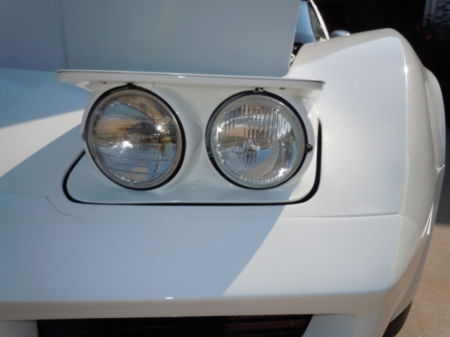1982 White Chevrolet Corvette