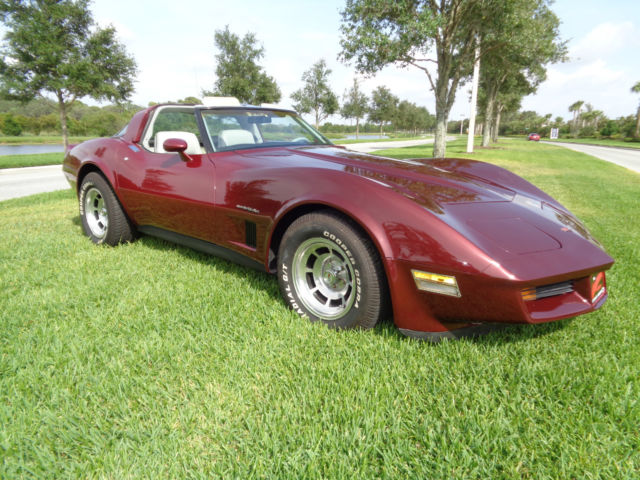 1982 Burgundy Chevrolet Corvette Coupe