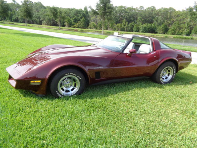 1982 Burgundy Chevrolet Corvette Coupe
