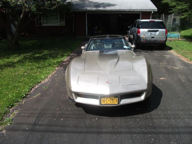 1982 Silver Chevrolet Corvette t-tops