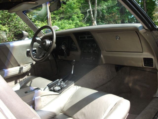 1982 Silver Chevrolet Corvette t-tops