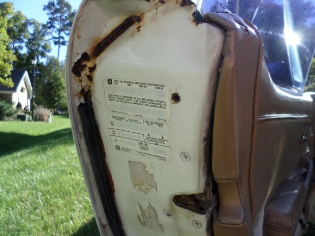 1982 White Chevrolet Corvette Coupe