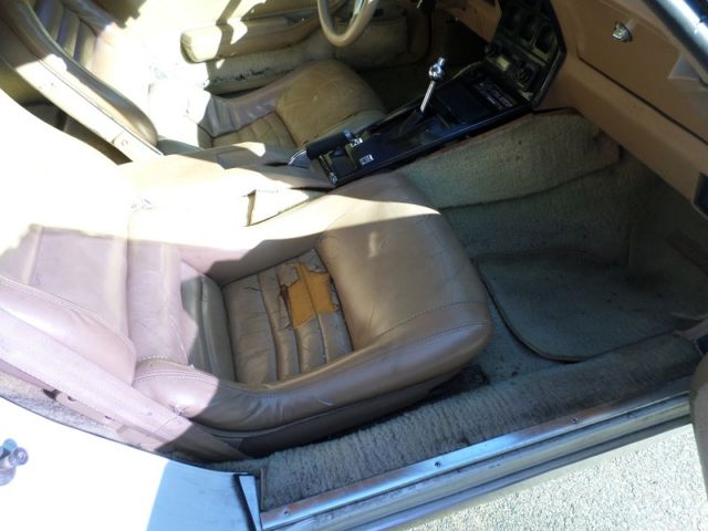 1982 White Chevrolet Corvette Coupe