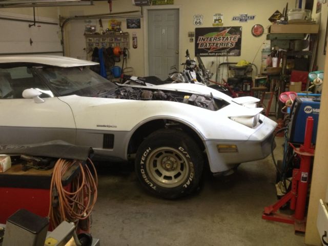 1982 White Chevrolet Corvette