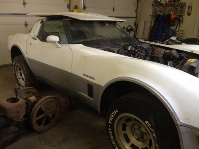 1982 White Chevrolet Corvette