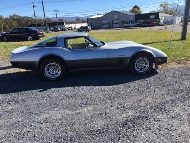 1982 Silver Chevrolet Corvette Coupe