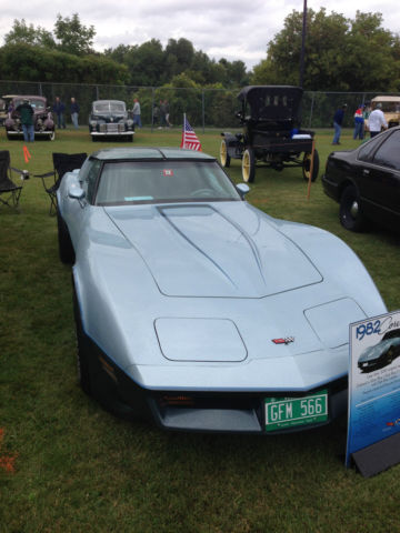 1982 Silver Blue/Dark blue Metallic Chevrolet Corvette Coupe